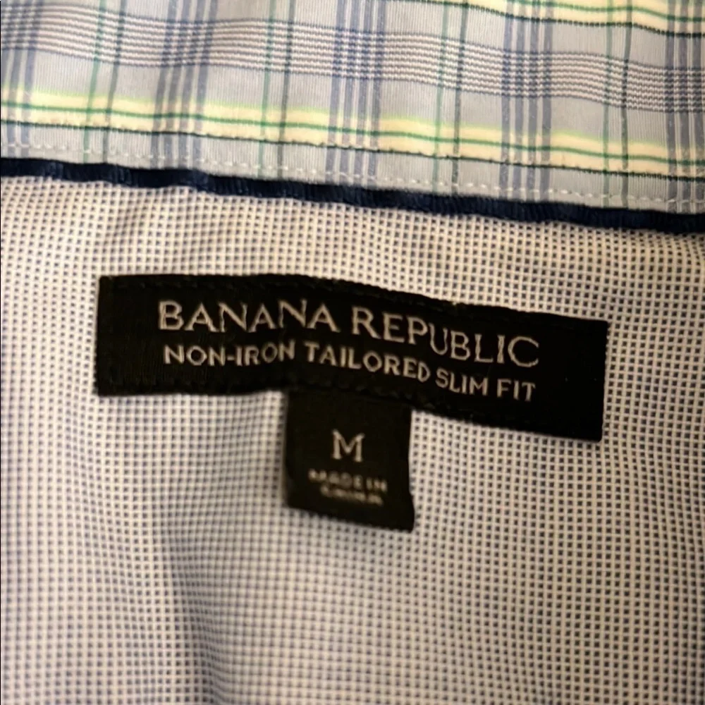 Men's Banana Republic Non-Ironed Tailored Slim Fit Plaid Shirt, Size M.